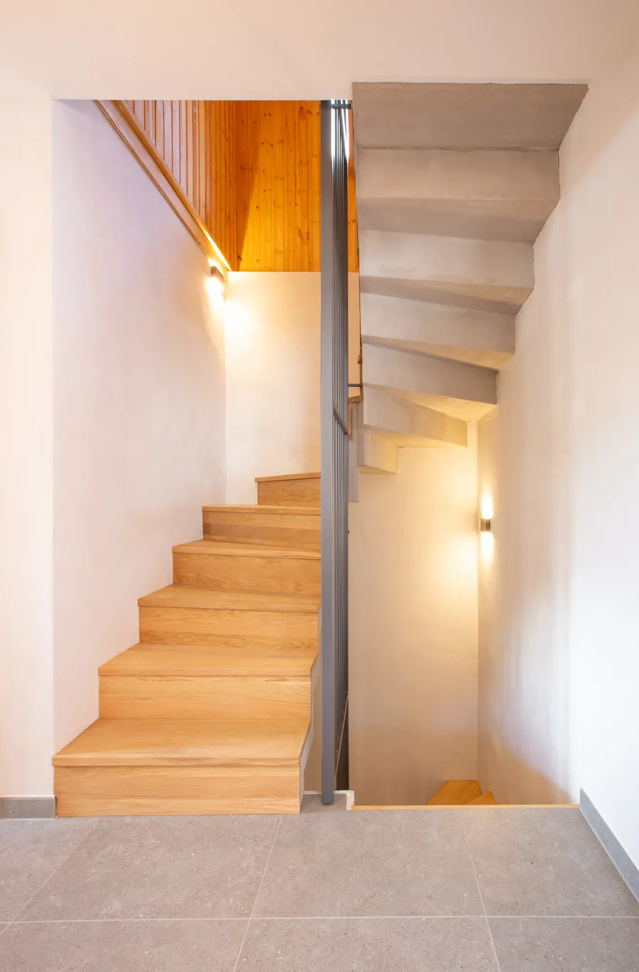 Volée d'escalier et garde-corps métallique