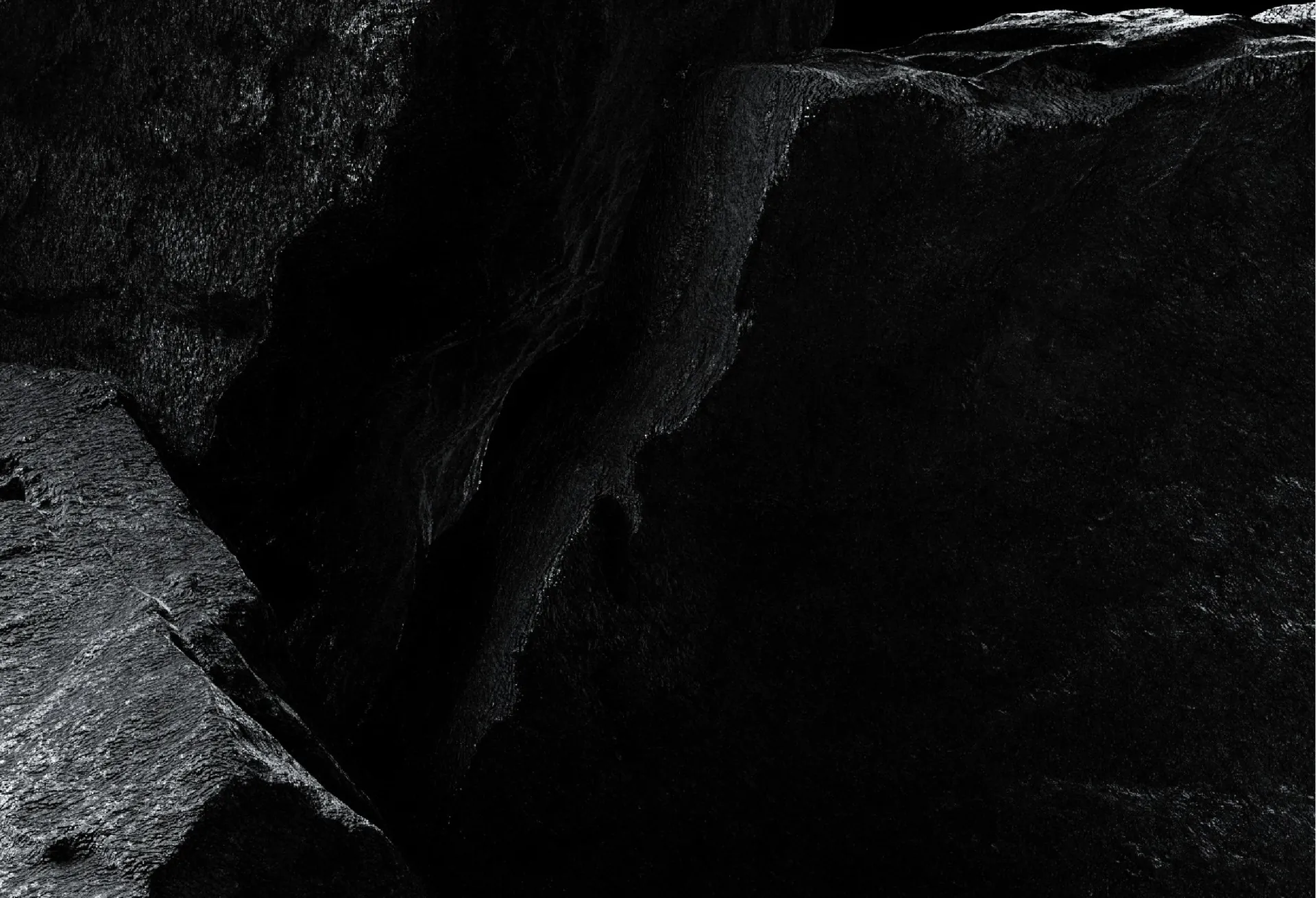 Paroi de roche sombre
